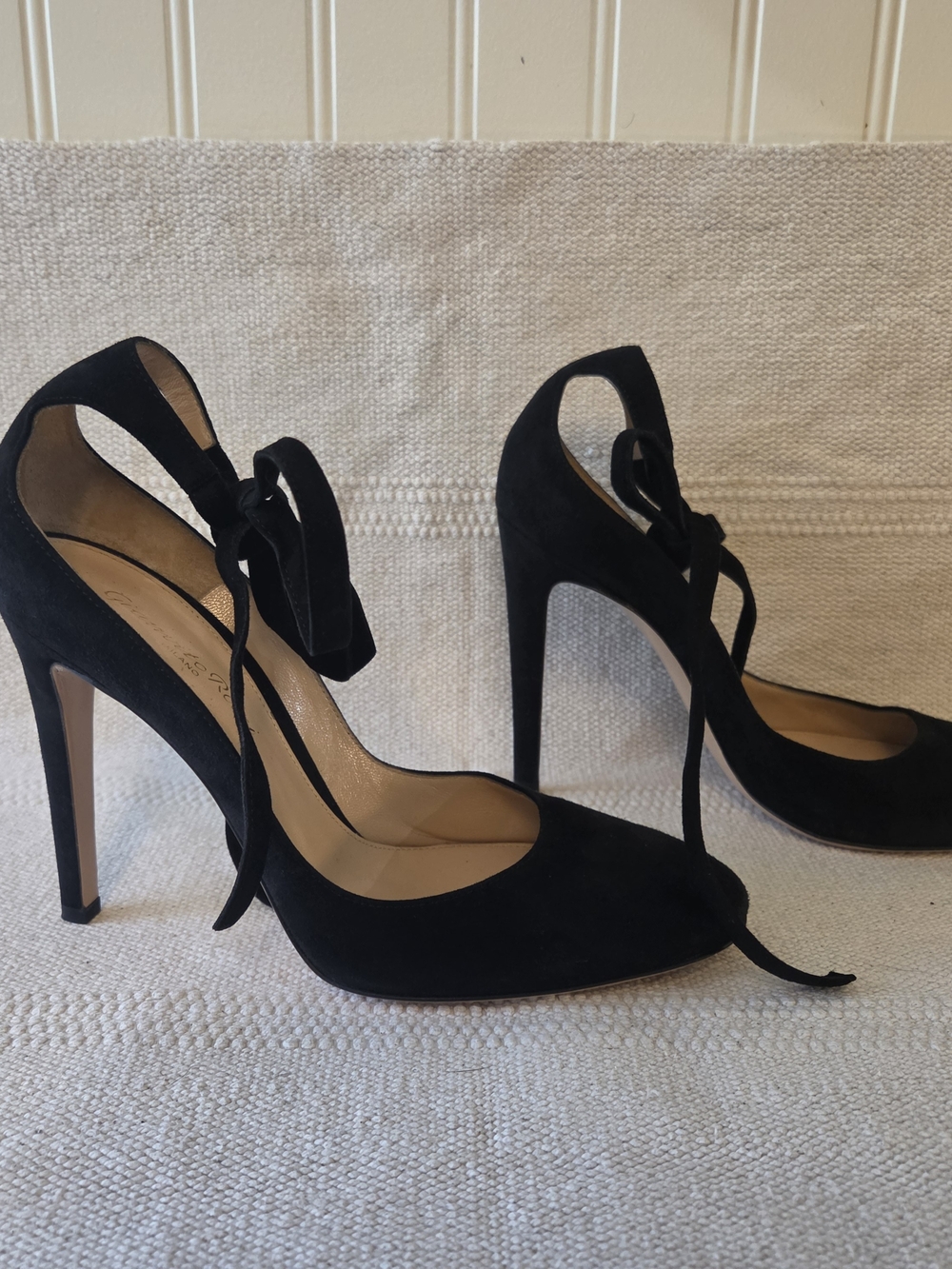 Gianvito Rossi Black Suede "Carla" Pumps